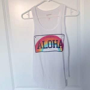 Hawaii aloha 🌸 White tank top